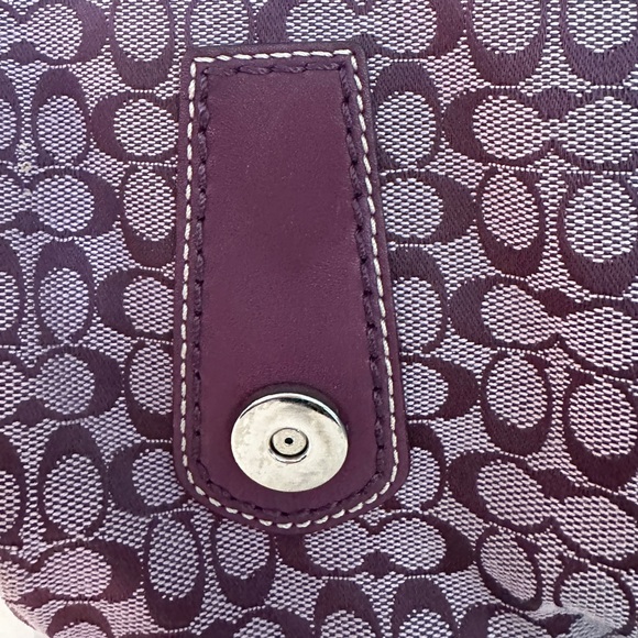 Coach Signature Messenger Bag Purple Crossbody - Picture 11 of 16